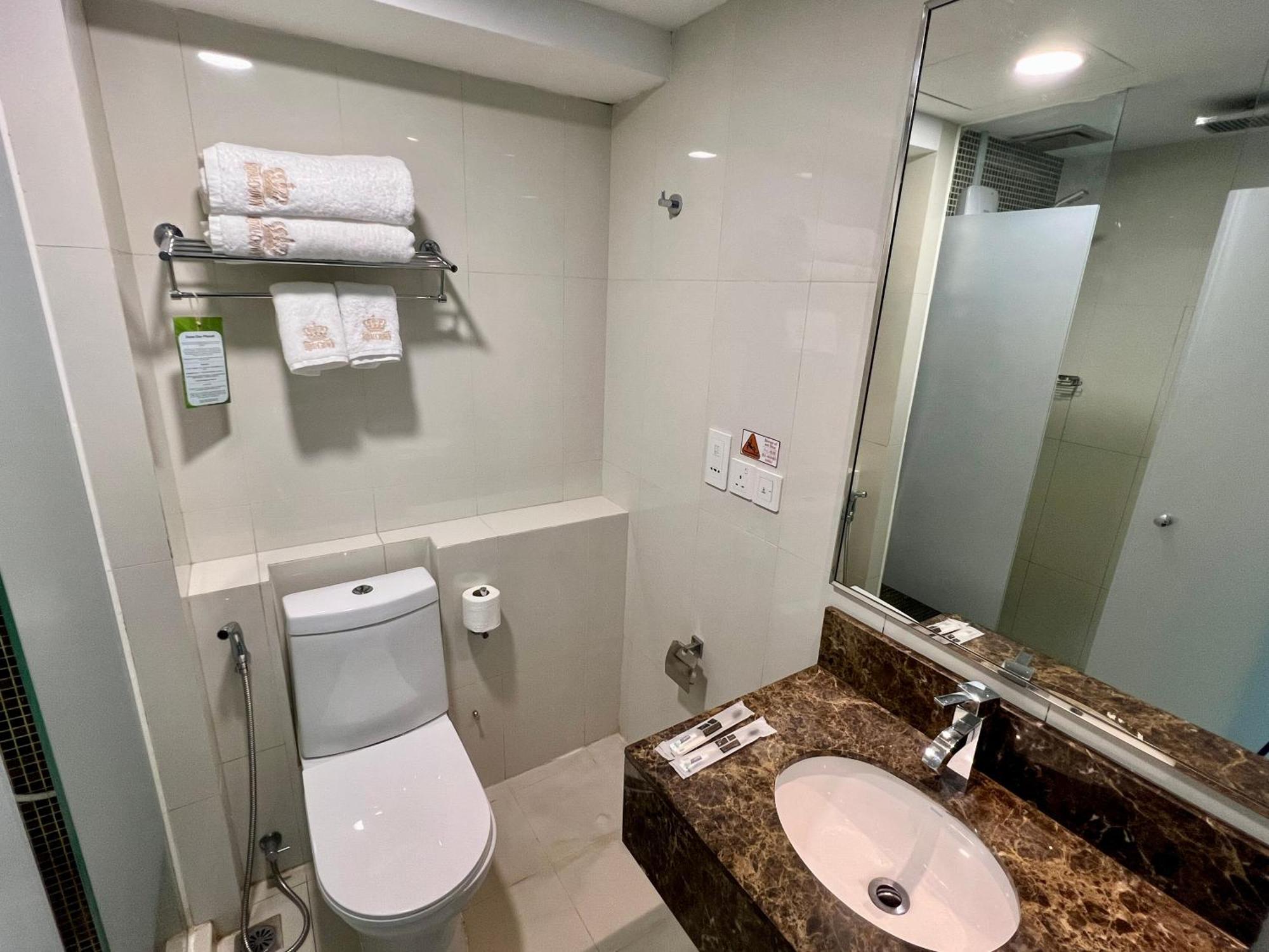 Royal Crown Scsp 1067 Kk Cbd Near Imago Apartment *